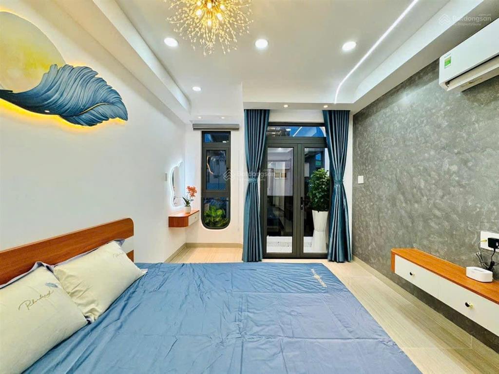 Chính chủ cần bán ngộp ra căn đẹp trần quốc thảo, p14, q3, 60m2,giá 3 tỷ 650, sổ hồng riêng