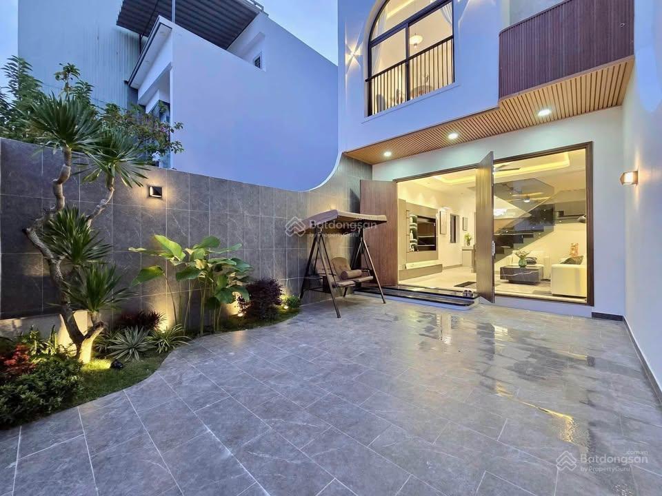 Cần tiền gấp cần bán căn chính chủ nguyễn thị thập p. bình thuận q7, 100m2, sổ hồng riêng