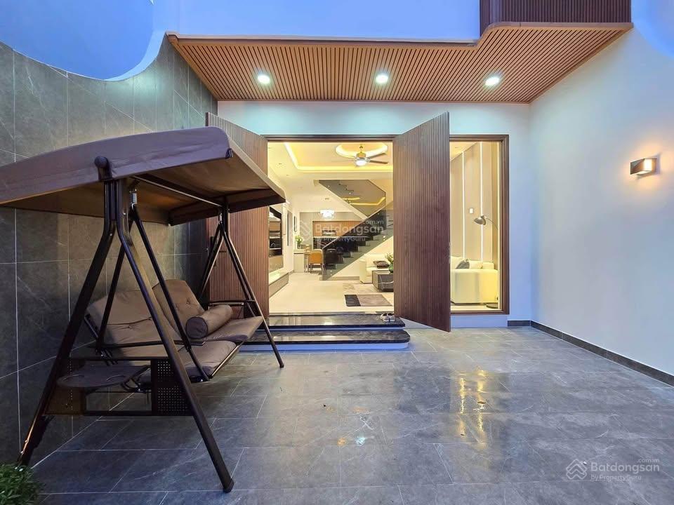 Cần tiền gấp cần bán căn chính chủ nguyễn thị thập p. bình thuận q7, 100m2, sổ hồng riêng