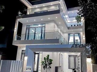 Chính chủ bán ra căn chính chủ đẹp nguyễn hữu thọ, p. tân phong, q7, 71m2,giá 2 tỷ140,sổ hồng riêng