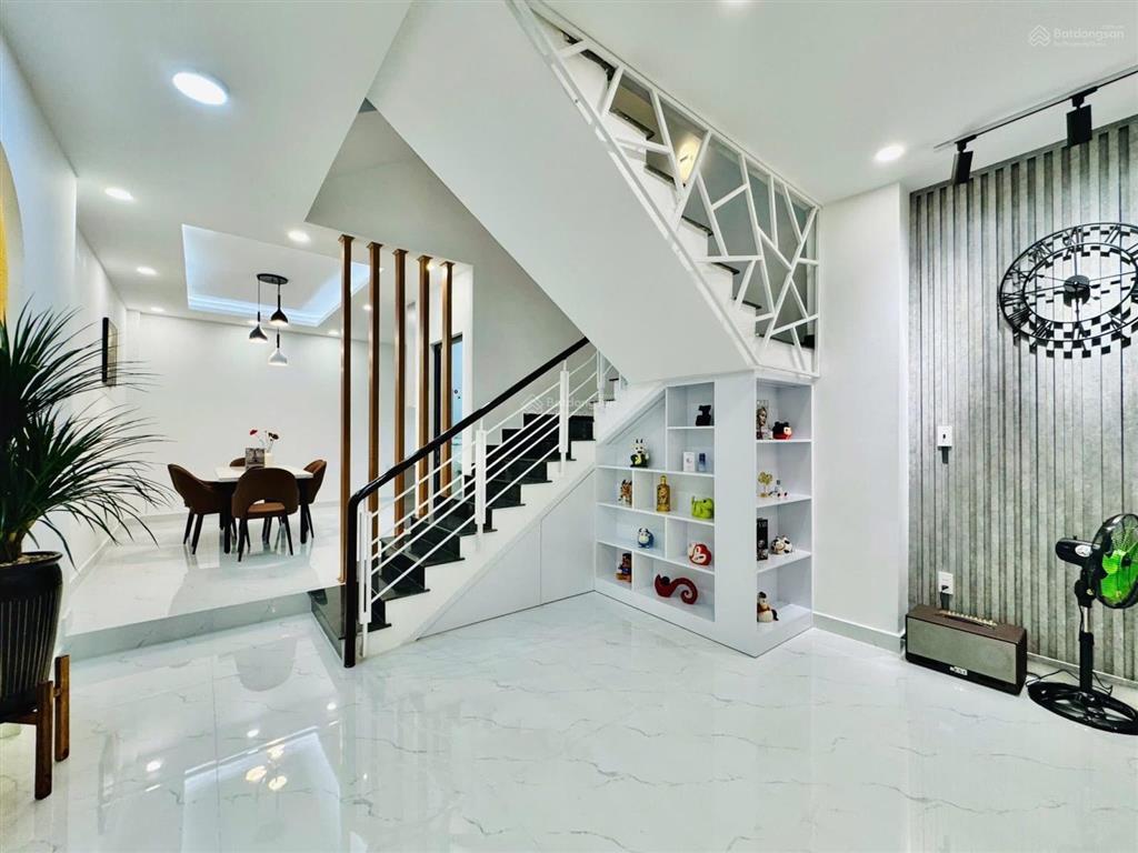 Chú 2 cuối tháng đi định cư bán gấp căn trần minh quyền p. vườn lài q10,75m2,giá 4ty2,sổ hồng riêng