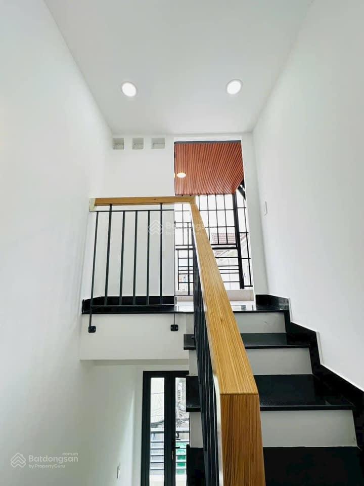 Chính chủ cần bán gấp căn mới xây ngay đoàn văn bơ, p9, q4, 82m2,giá 4ty650, sổ hồng riêng