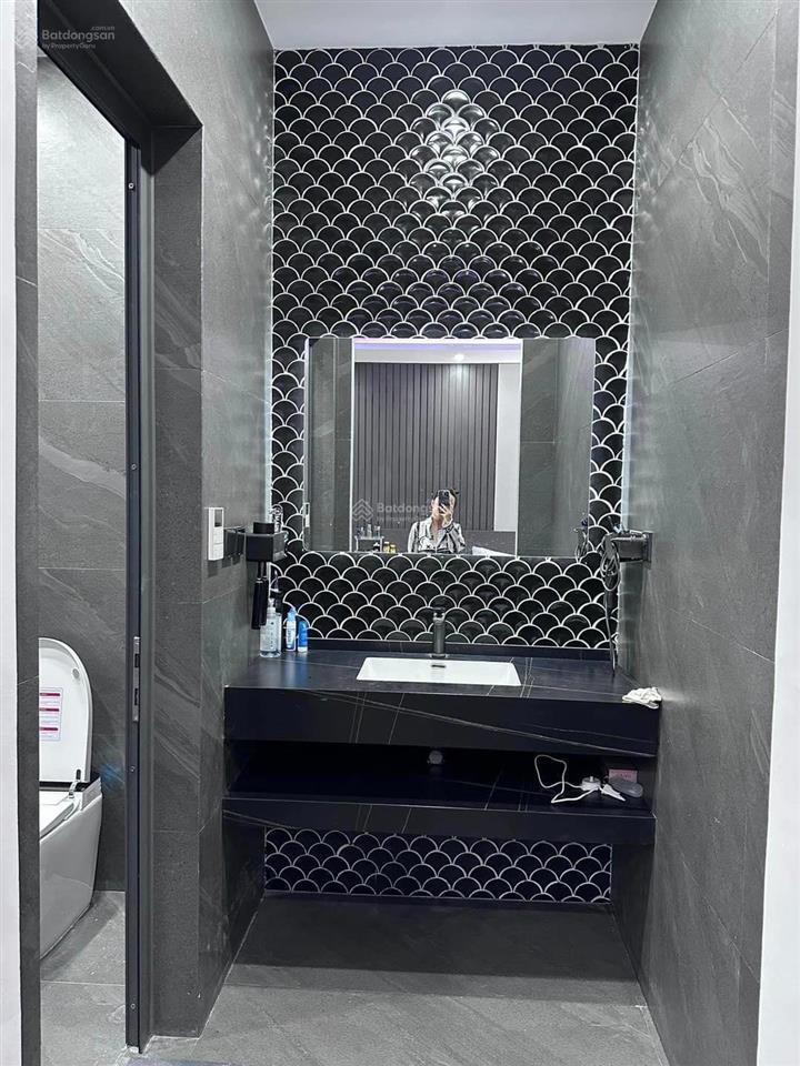 Chính chủ bán gấp ra căn phong cách âu đường tôn thất thuyết, p15, q4, 81m2, sổ hồng riêng