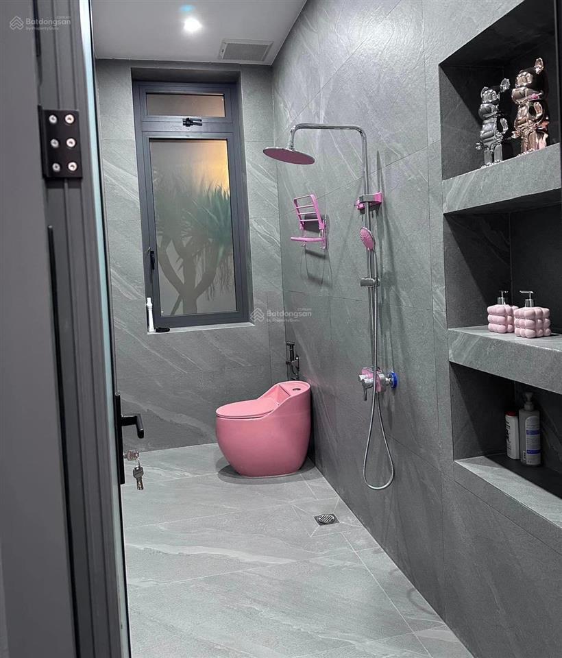 Chính chủ bán gấp ra căn phong cách âu đường tôn thất thuyết, p15, q4, 81m2, sổ hồng riêng