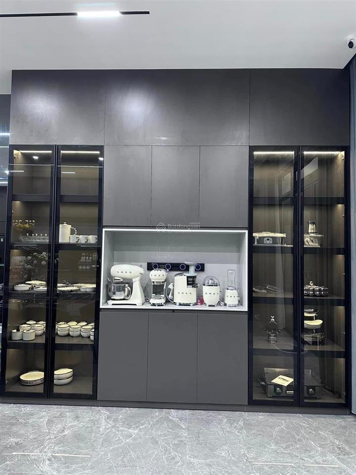 Chính chủ bán gấp ra căn phong cách âu đường tôn thất thuyết, p15, q4, 81m2, sổ hồng riêng
