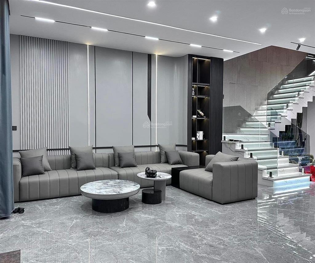 Chính chủ bán gấp ra căn phong cách âu đường tôn thất thuyết, p15, q4, 81m2, sổ hồng riêng