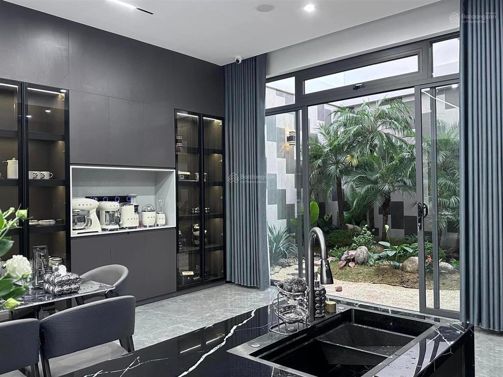 Chính chủ bán gấp ra căn phong cách âu đường tôn thất thuyết, p15, q4, 81m2, sổ hồng riêng