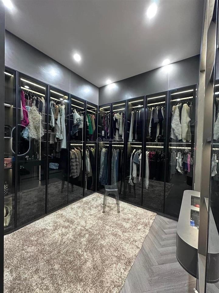 Chính chủ bán gấp ra căn phong cách âu đường tôn thất thuyết, p15, q4, 81m2, sổ hồng riêng