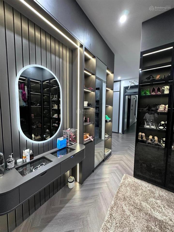 Chính chủ bán gấp ra căn phong cách âu đường tôn thất thuyết, p15, q4, 81m2, sổ hồng riêng