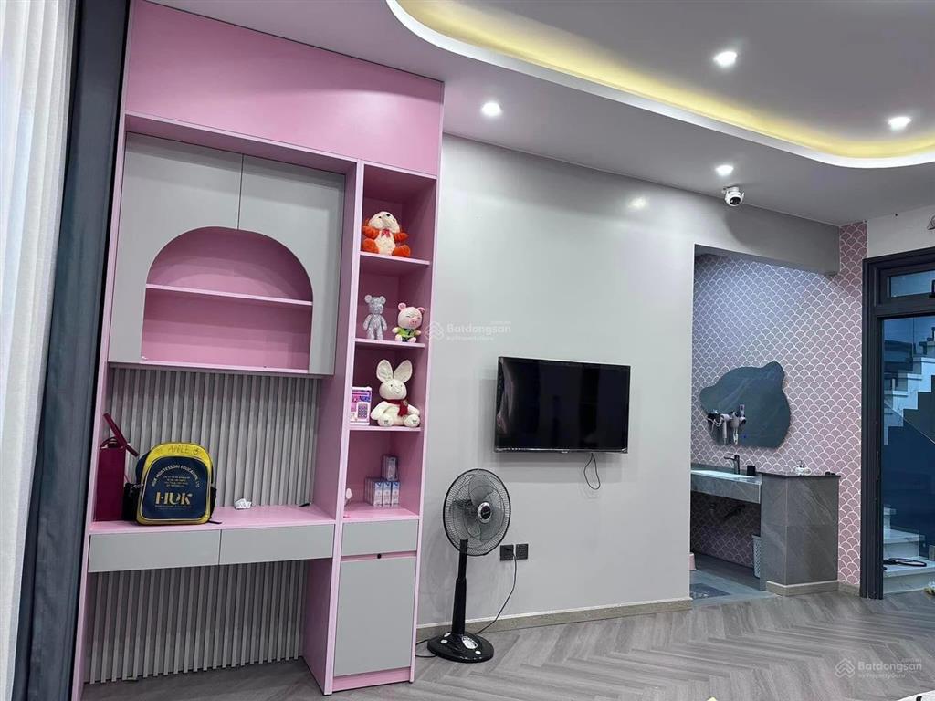 Chính chủ bán gấp ra căn phong cách âu đường tôn thất thuyết, p15, q4, 81m2, sổ hồng riêng