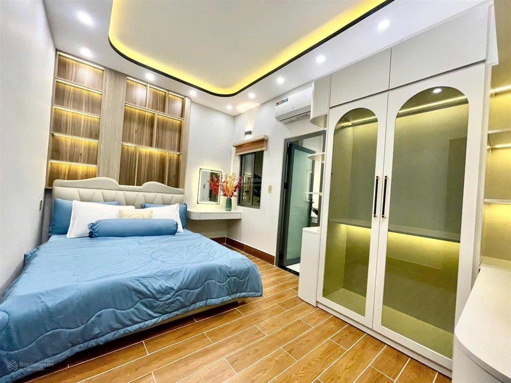Bán nhà riêng tại trường sơn,p hoà hưng, quận 10, 4,29 tỷ, 73 m2, view đẹp, uy tín,sổ hồng riêng