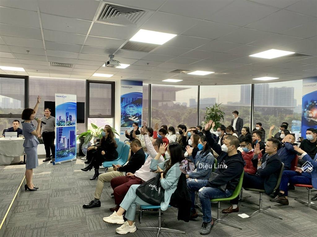 Cho thuê sàn 200m2 sẵn nội thất cực đẹp tại vinhomes west point, phạm hùng, nam từ liêm, hà nội