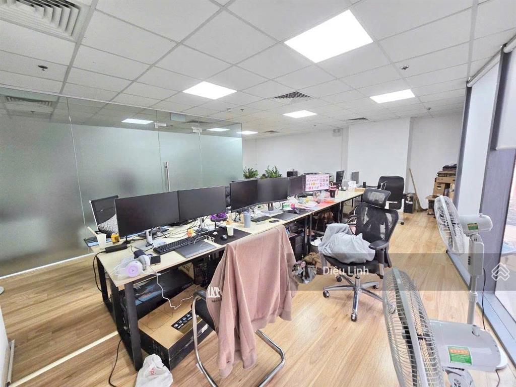 Chính chủ cho thuê sàn 500m2 cực đẹp giá rẻ tại new skyline, văn quán, hà đông