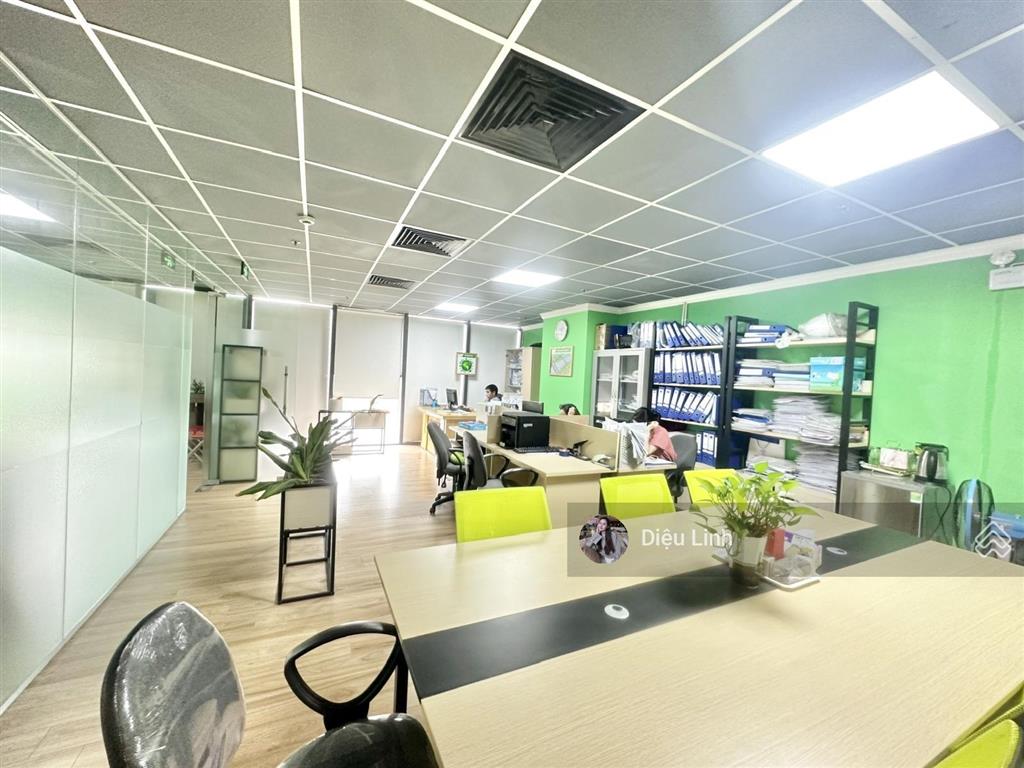 Chính chủ cho thuê sàn 500m2 cực đẹp giá rẻ tại new skyline, văn quán, hà đông