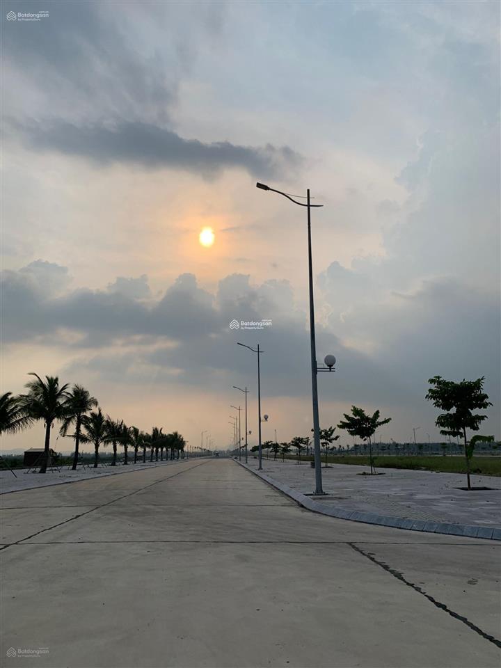 Chính chủ bán lô góc mặt đường 90m2 diễn loan