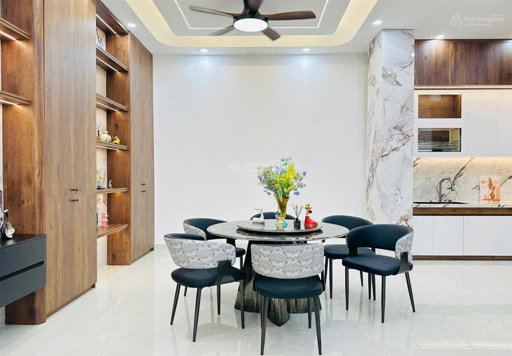 Nhà chính chủ xây kiểu hiện đại cực đẹp, thích hợp vợ chồng trẻ