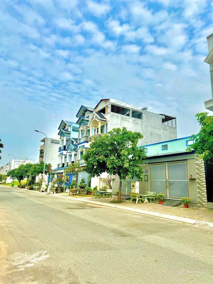 Bán 1 lô đất nằm trong khu dân cư đường nội bộ gần cầu xáng bình lợi