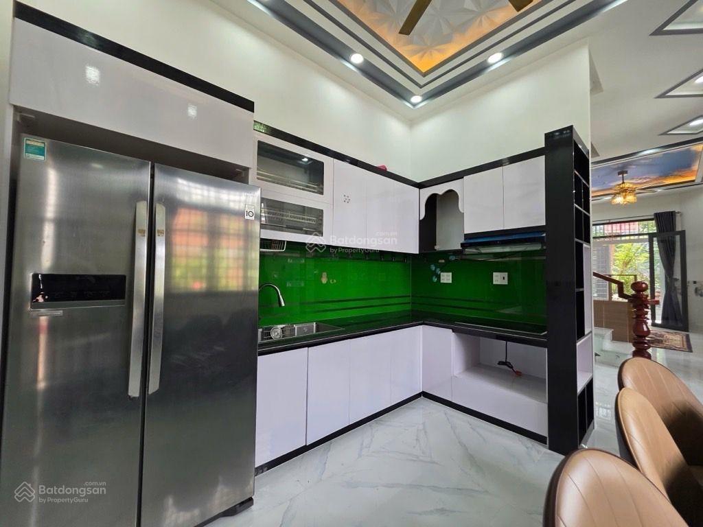 Nhà đào tông nguyên  nhà bè  hẻm xe hơi  66m2  3 tầng  sổ hồng  hoàn công  6.2 tỷ