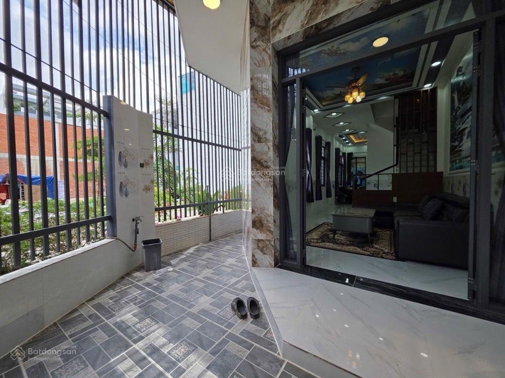 Nhà đào tông nguyên  nhà bè  hẻm xe hơi  66m2  3 tầng  sổ hồng  hoàn công  6.2 tỷ