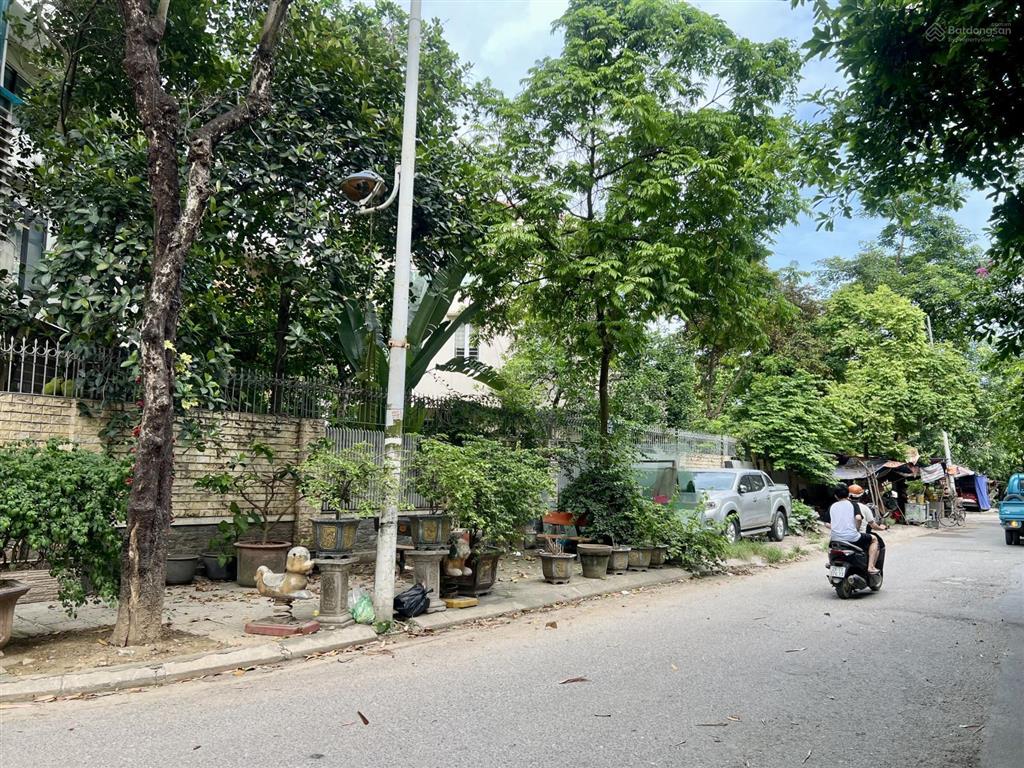 Chỉ 150 triệu/m2, biệt thự đẹp, lô góc, tại kđt văn khê, hà đông, mặt đường trục chính, vp sang xịn