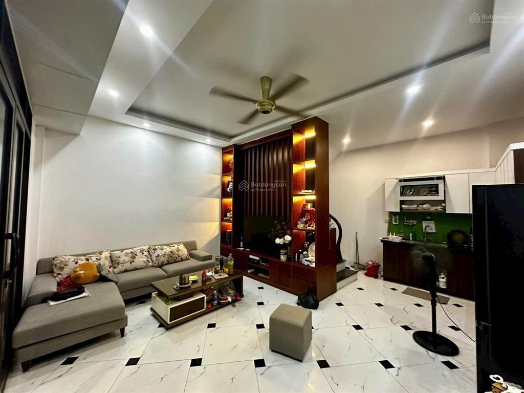 Nhà đẹp ở ngay, 35m2, 5 tầng, giá 6,7 tỷ, tại la khê, hà đông, sát chợ bông đỏ, kđt ngô thì nhậm
