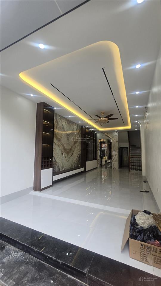 Siêu phẩm, 40m², 6 tầng, thang máy, chỉ hơn 8 tỷ, tại văn phú, hà đông