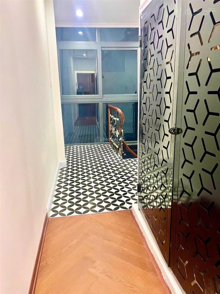 Không quy hoạch, chỉ 9 tỷ, 33m2, 5 tầng, thang máy, tại thụy khuê, tây hồ, hà nội