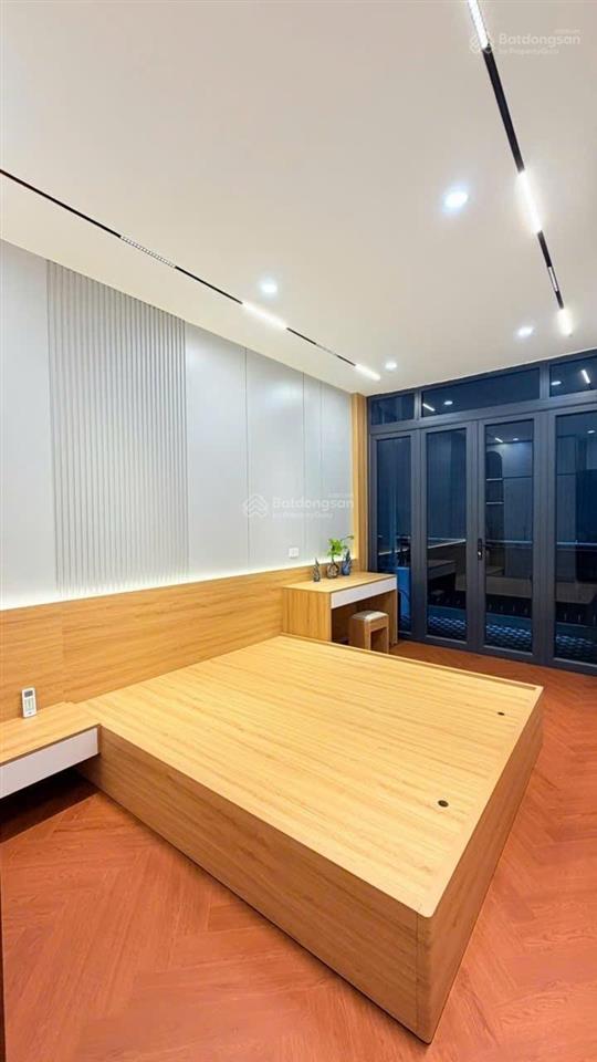 Không quy hoạch, chỉ 9 tỷ, 33m2, 5 tầng, thang máy, tại thụy khuê, tây hồ, hà nội