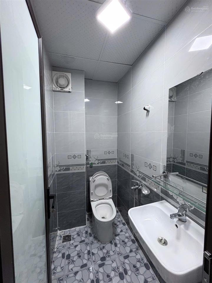 Bán rẻ như cho, 30m2, 5tầng, nhà mới, chỉ 6,9 tỷ tại nghi tàm, tây hồ, khu phân lô, gần phố, thông