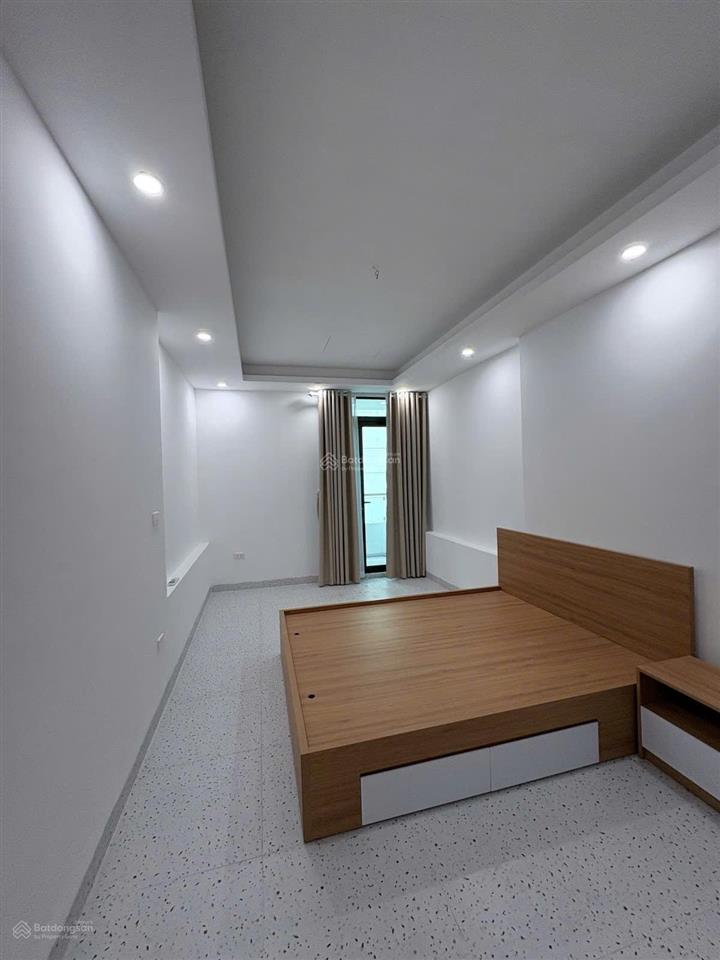 Bán rẻ như cho, 30m2, 5tầng, nhà mới, chỉ 6,9 tỷ tại nghi tàm, tây hồ, khu phân lô, gần phố, thông