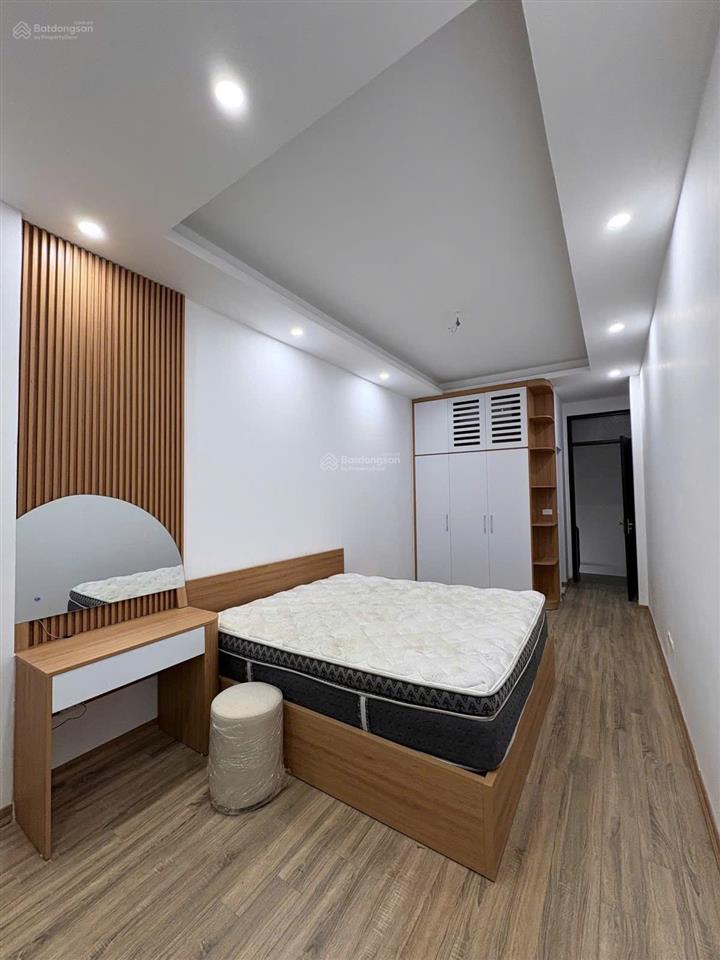 Bán rẻ như cho, 30m2, 5tầng, nhà mới, chỉ 6,9 tỷ tại nghi tàm, tây hồ, khu phân lô, gần phố, thông