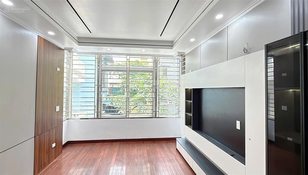 Sang xịn mịn, 56m2, 6 tầng, thang máy, giá hơn 16 tỷ, tại quốc tử giám, đống đa, hà nội