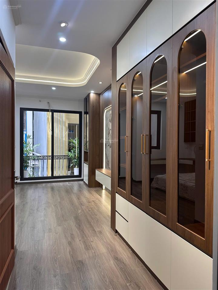 Đẹp không tỳ vết, 45m2, 7 tầng, thang máy, giá hơn 14 tỷ, tại đường láng, đống đa, hà nội