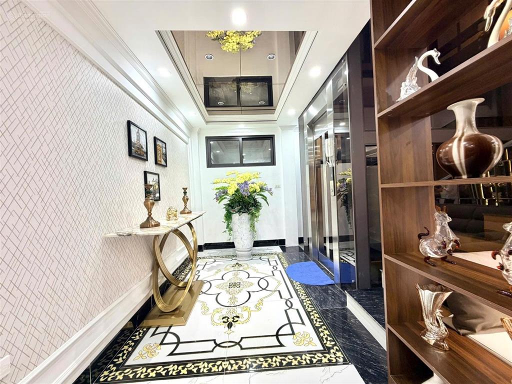 Giá nào cũng bán, 60m2, 6tầng, thang máy, ngay ngã tư giảng võ, đê la thành, hà nội, điểm kinhdoanh