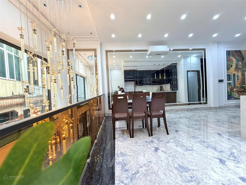 Giá nào cũng bán, 60m2, 6tầng, thang máy, ngay ngã tư giảng võ, đê la thành, hà nội, điểm kinhdoanh
