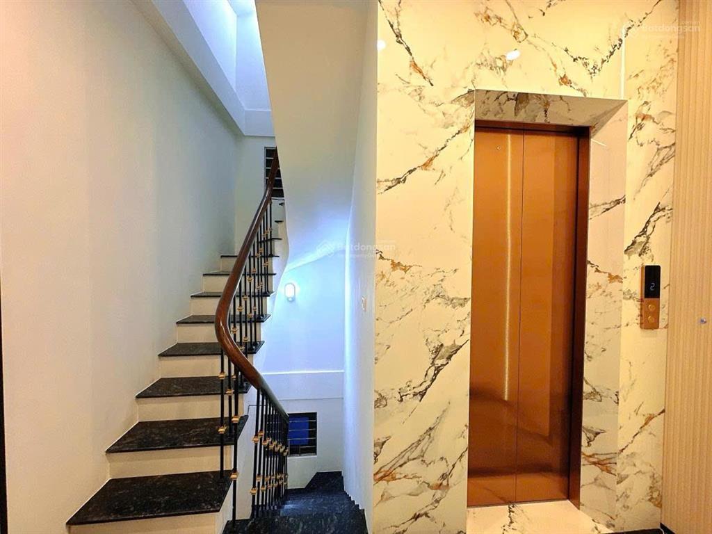 Nhà đẹp, 48m2, 7tầng, thang máy, gara oto, kinh doanh, 17x tỷ, tại đường láng, sát cầu giấy, hà nội