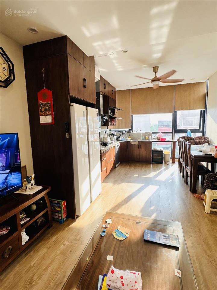 Rẻ cũng bán, 42m2, 7 tầng, thang máy, tại lạc long quân, cầu giấy, phân lô, vỉa hè, ô tô tránh, kd