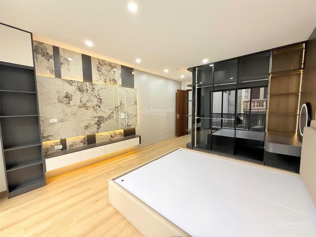 Siêu hiếm, 54m2,6 tầng, thang máy, gần mặt phố giảng võ, ba, đình, giá 15,6 tỷ, nhà mới, funl đồ