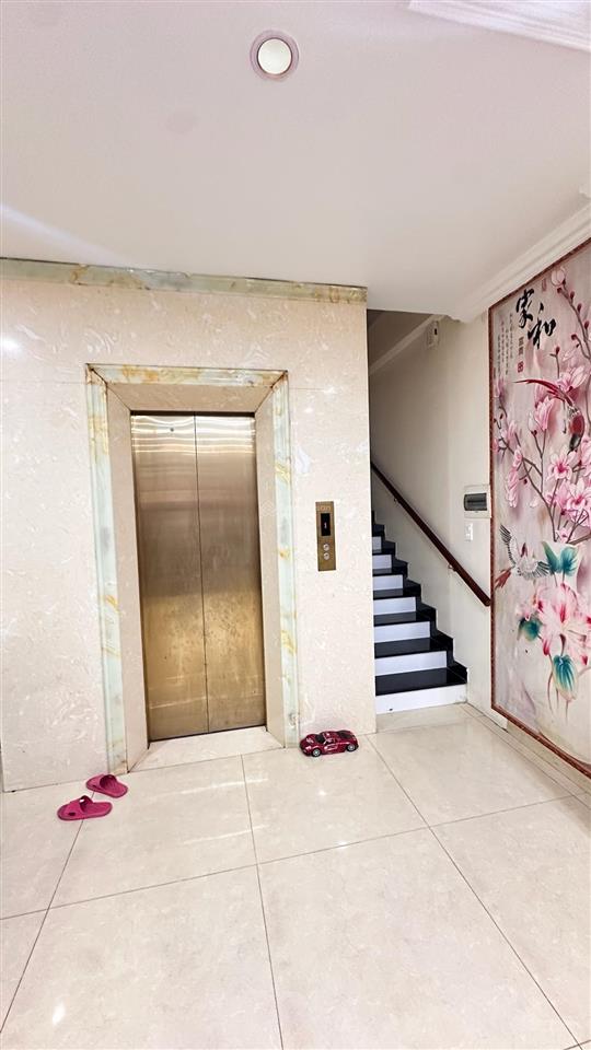 Nhà đẹp, khu dv mỗ lao, hà đông, 52m2, 6 tầng, thang máy, giá chỉ hơn 17 tỷ, phân lô, kinh doanh