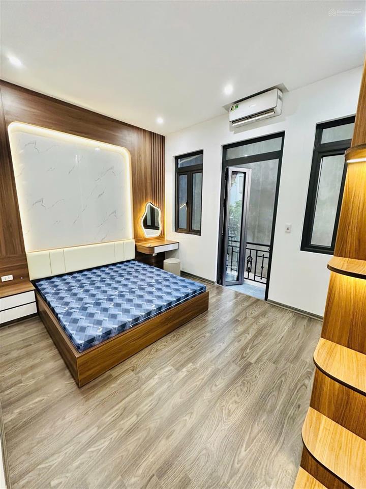 Trung tâm cầu giấy, hà nội, 50m2, 5 tầng, giá chỉ 10 tỷ, đường rộng, nhà mới, lô góc, giá quá hời