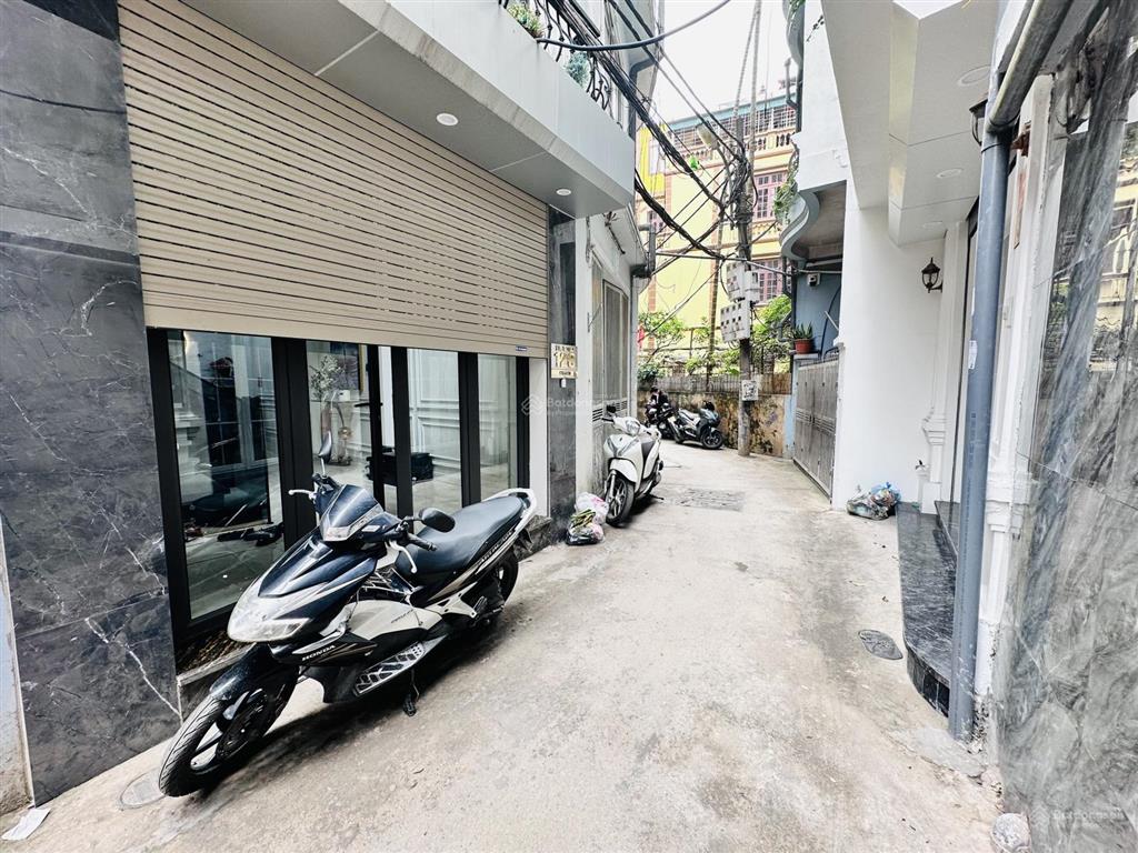 Nhà đẹp, ngõ 175 lạc long quân, cầu giấy, 50m2, 5 tầng, giá 10,3 tỷ, ôtô đỗ cửa, vài phút ra hồ tây