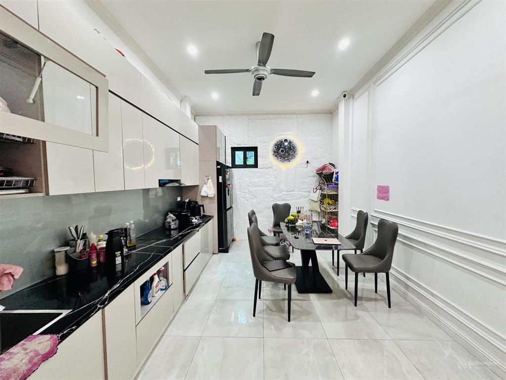 Nhà đẹp, ngõ 175 lạc long quân, cầu giấy, 50m2, 5 tầng, giá 10,3 tỷ, ôtô đỗ cửa, vài phút ra hồ tây
