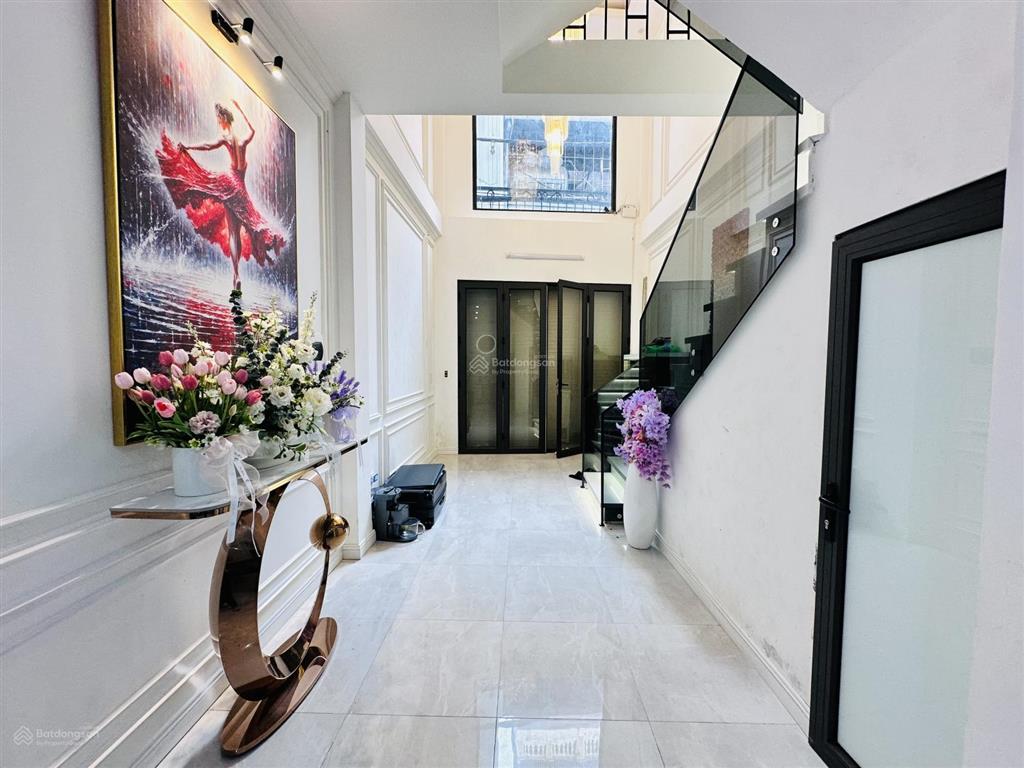 Nhà đẹp, ngõ 175 lạc long quân, cầu giấy, 50m2, 5 tầng, giá 10,3 tỷ, ôtô đỗ cửa, vài phút ra hồ tây
