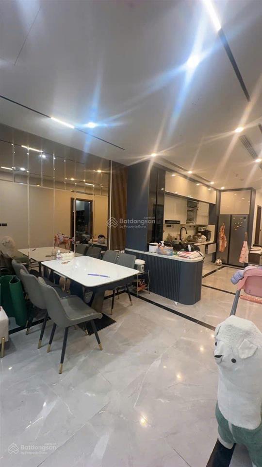 Bán căn 3pn 2wc 104m2 brg lê văn lương, nội thất đầy đủ ở luôn, tầng đẹp