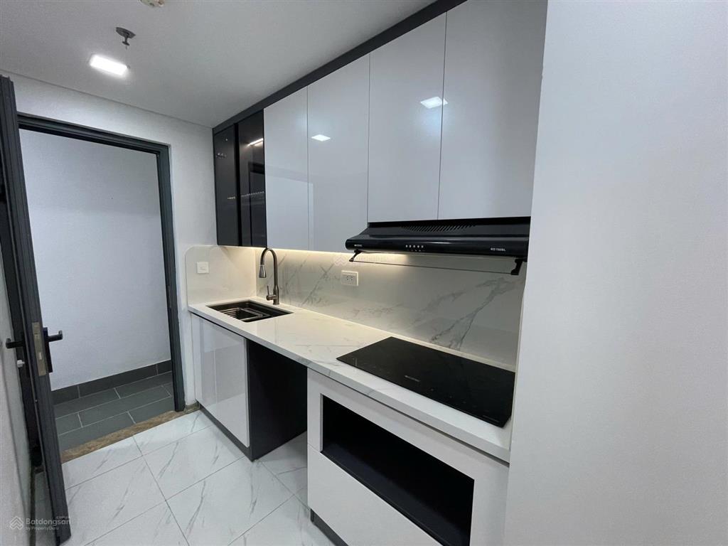 Giá thật  7,9 tỷ căn 2pn 2vs  66m2 tòa spring dự án gold season. sđcc, full nội thất, tầng đẹp