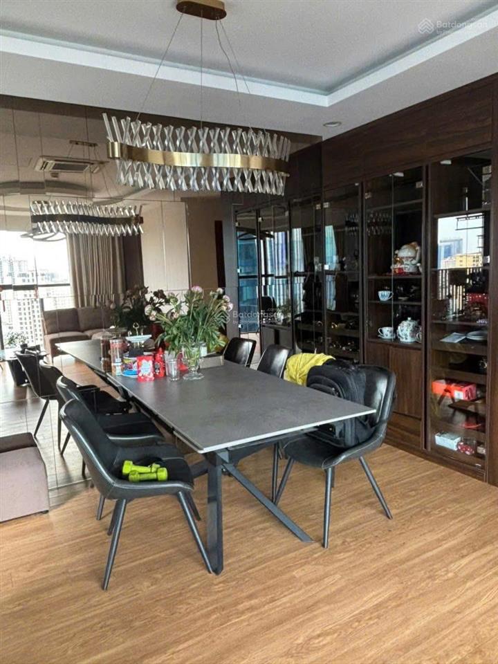Cho thuê căn vòm view siêu đỉnh dự án golden palm 121,2m2 3pn 2vs, full nội thất đẹp, 2 ban công