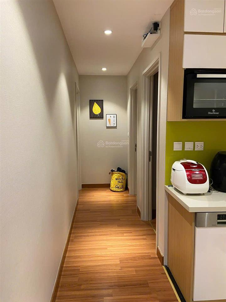 Chính chủ bán căn góc tòa au dự án gold season 102m2 3pn 2wc. nội thất đầy đủ, có slot ô tô