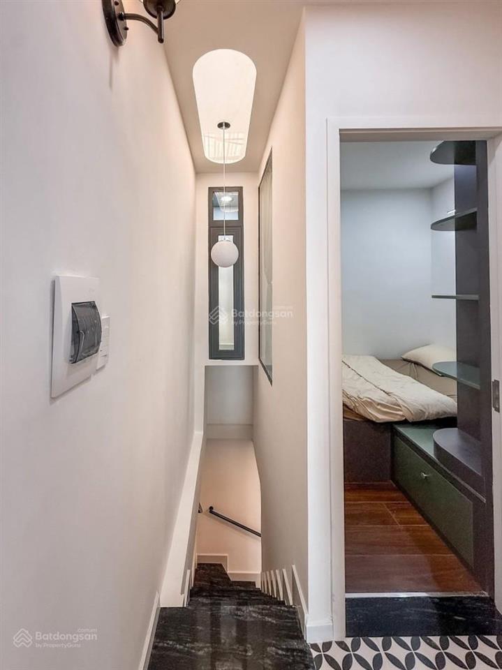 Cách q1 cây cầu  hẻm 1/ trường sa  chỉ hơn 3 tỏi  tặng full nội thất xịn  nhà nở hậu tài