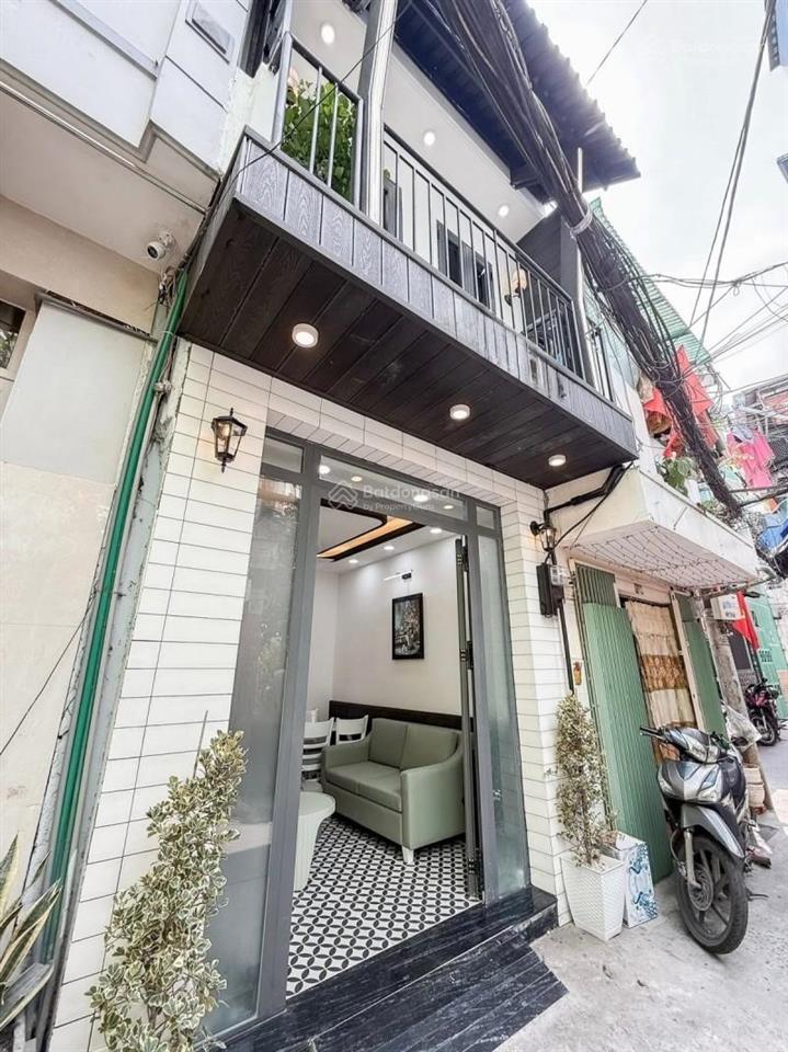 Cách q1 cây cầu  hẻm 1/ trường sa  chỉ hơn 3 tỏi  tặng full nội thất xịn  nhà nở hậu tài