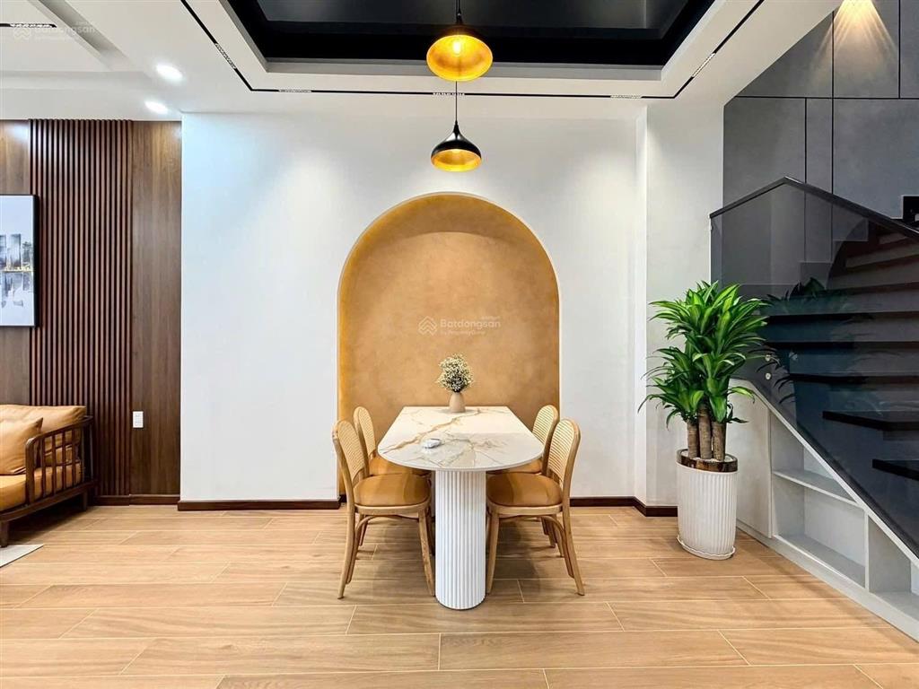 Chuyên cơ mặt đất chưa tới 100tr/m2, nhà đẹp full nt  3 tầng thiết kế villa chào chỉ 10tỷ9 tl